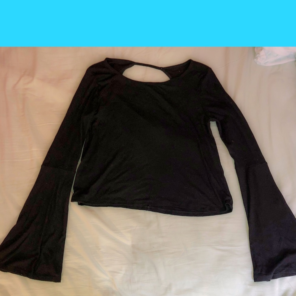 Bell sleeve top from hollister
